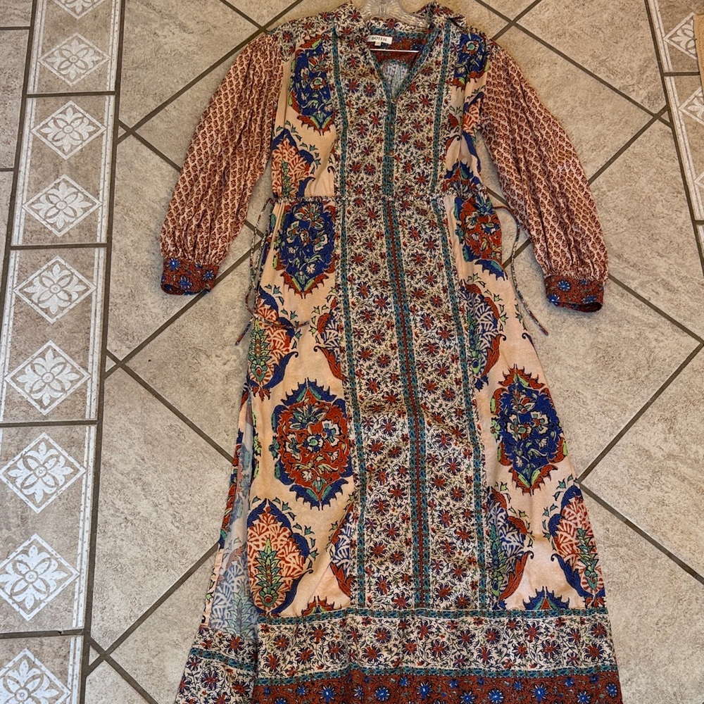 Elegant Patterned Long Sleeve Maxi Dress